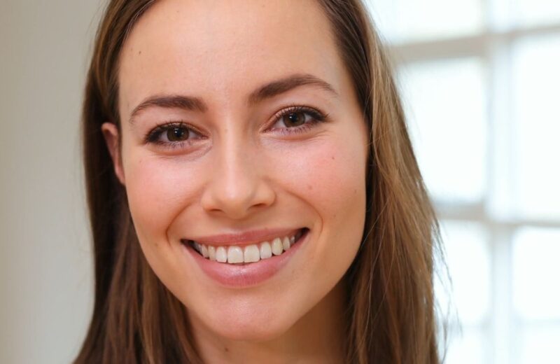 Transformacija osmeha jača samopouzdanje, oslobađa od stida i podstiče sigurnost u svim životnim situacijama.